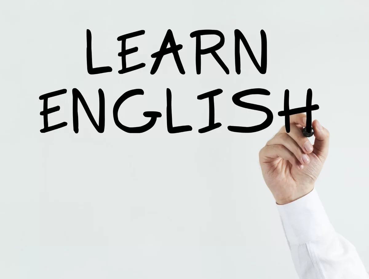فوائد تعلم اللغة الانجليزية في الوقت الحاضر